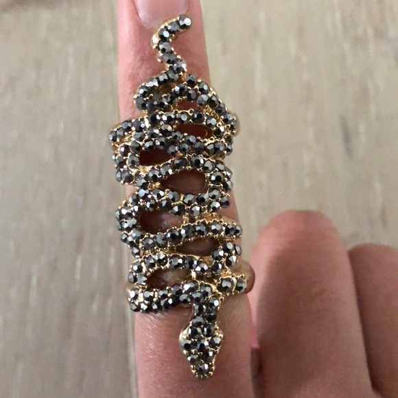 Snake style statement rings - Picture 3 of 3